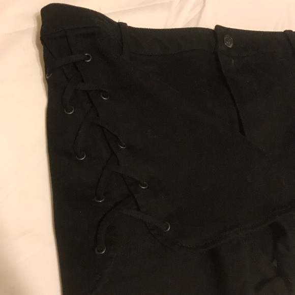 Black denim shorts - Picture 4 of 5